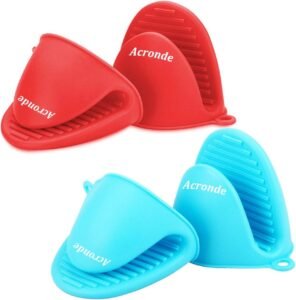 2 Pairs Mini Oven Gloves Silicone Heat Resistant Cooking Pinch Mitts Potholder for Kitchen Cooking & Baking (Red and Blue)